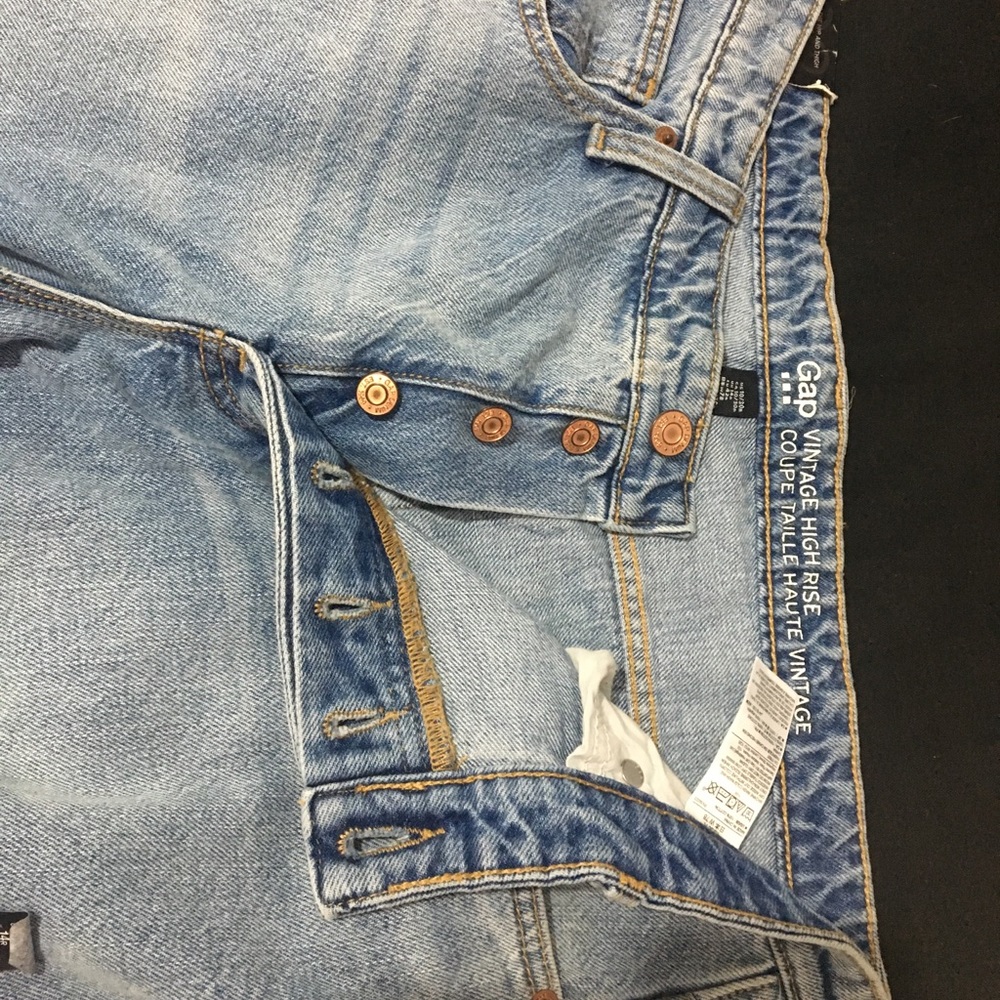 GAP Mid rise Boyfriend jeans
